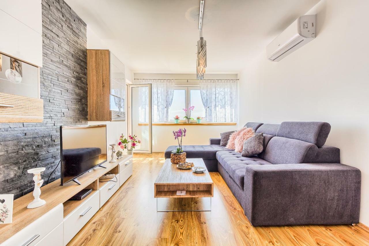 Modern Apartment With Large Pool&Sea View Каштела Екстер'єр фото